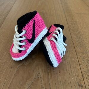 Nike Baby Crochet Sneakers in Pink and Black